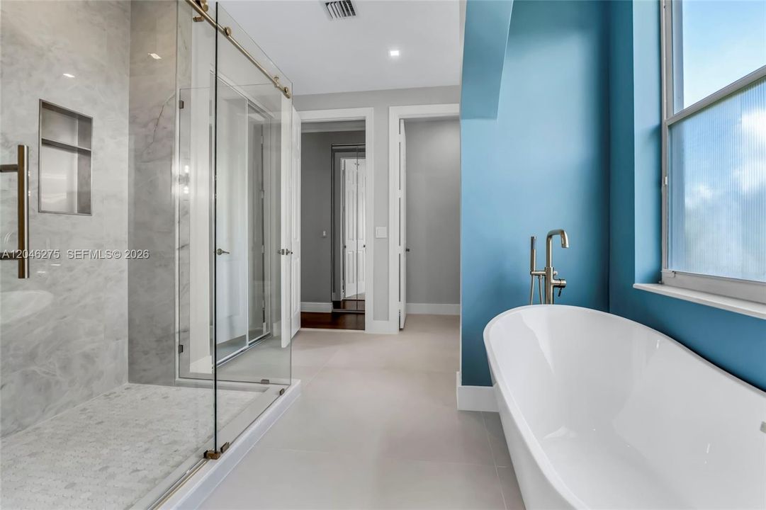 En Venta: $1,895,000 (5 camas, 4 baños, 4264 Pies cuadrados)