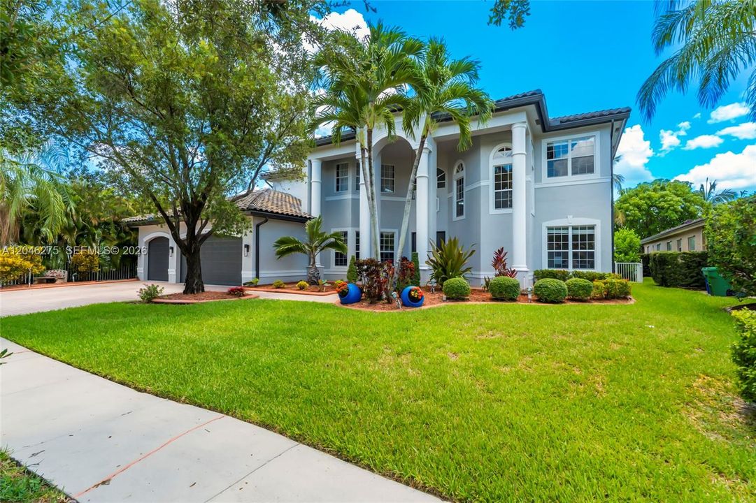 En Venta: $1,895,000 (5 camas, 4 baños, 4264 Pies cuadrados)