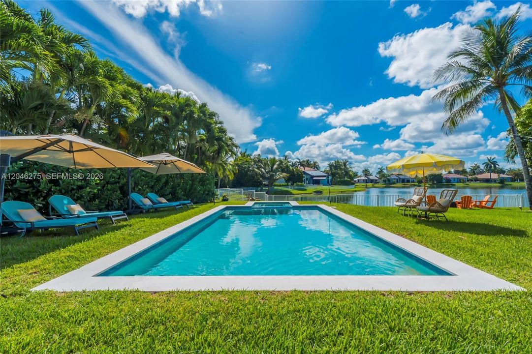En Venta: $1,895,000 (5 camas, 4 baños, 4264 Pies cuadrados)