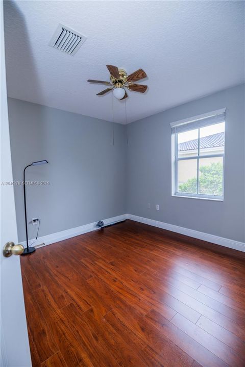 En Venta: $405,000 (3 camas, 2 baños, 0 Pies cuadrados)