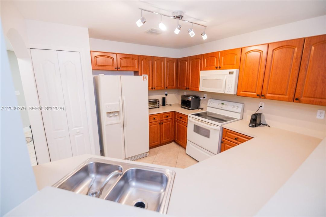 En Venta: $405,000 (3 camas, 2 baños, 0 Pies cuadrados)