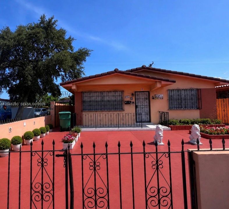 For Sale: $649,900 (3 beds, 2 baths, 1440 Square Feet)