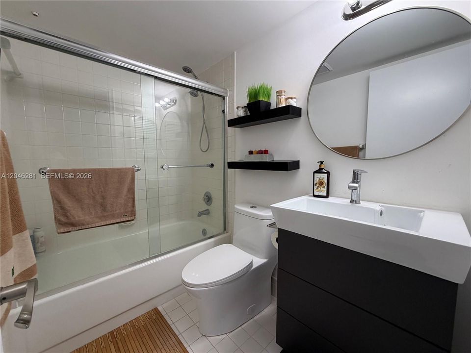 For Sale: $270,000 (2 beds, 2 baths, 1166 Square Feet)