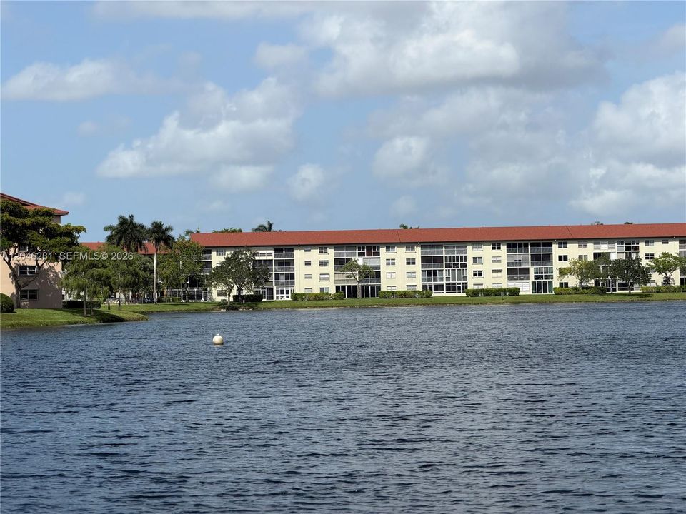 For Sale: $270,000 (2 beds, 2 baths, 1166 Square Feet)