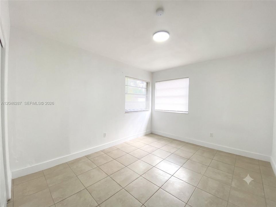 En Renta: $1,600 (1 camas, 1 baños, 3039 Pies cuadrados)