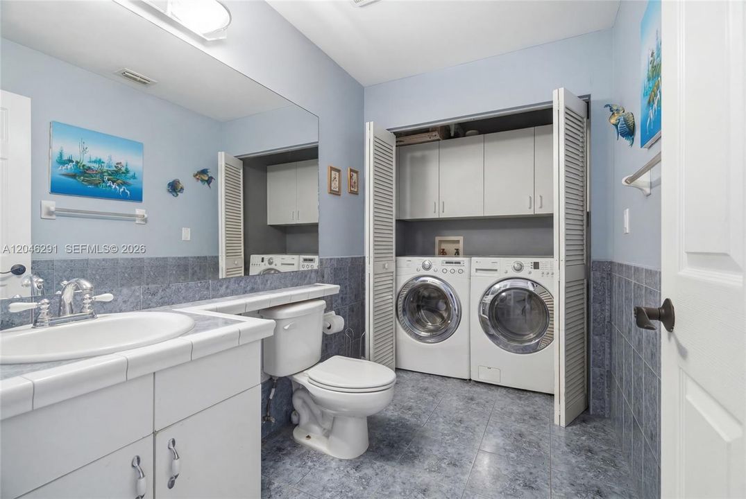 1/2 bath