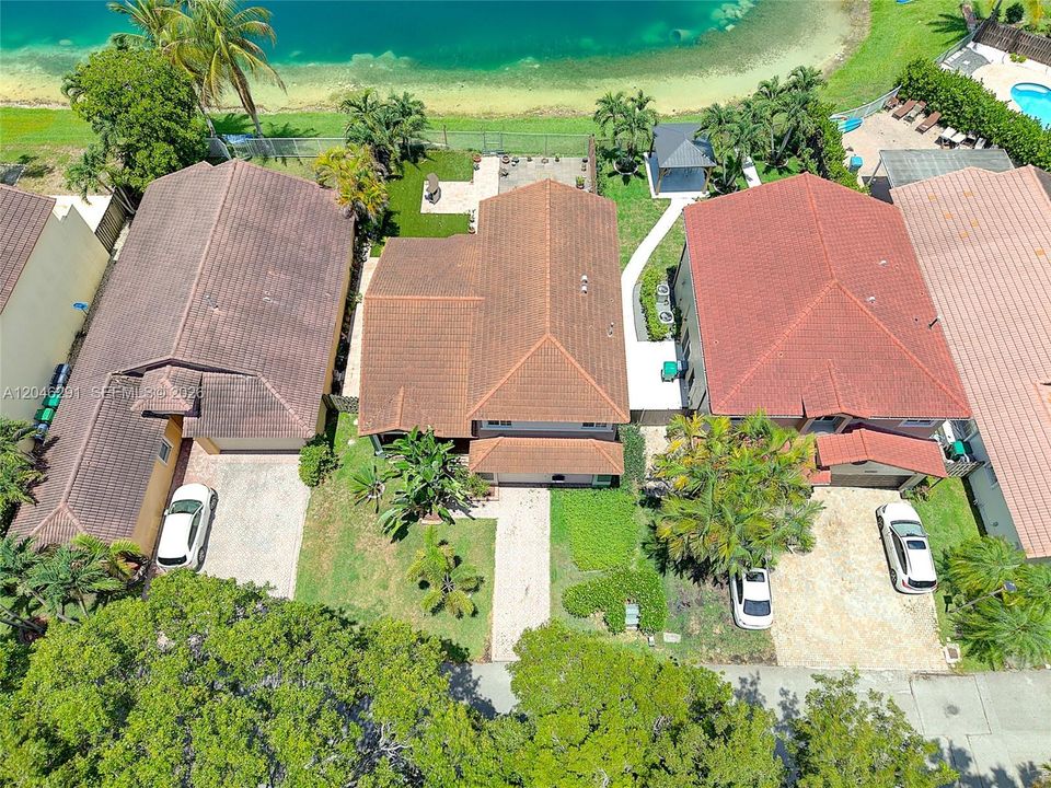 На продажу: $709,900 (3 спален, 2 ванн, 2135 Квадратных фут)