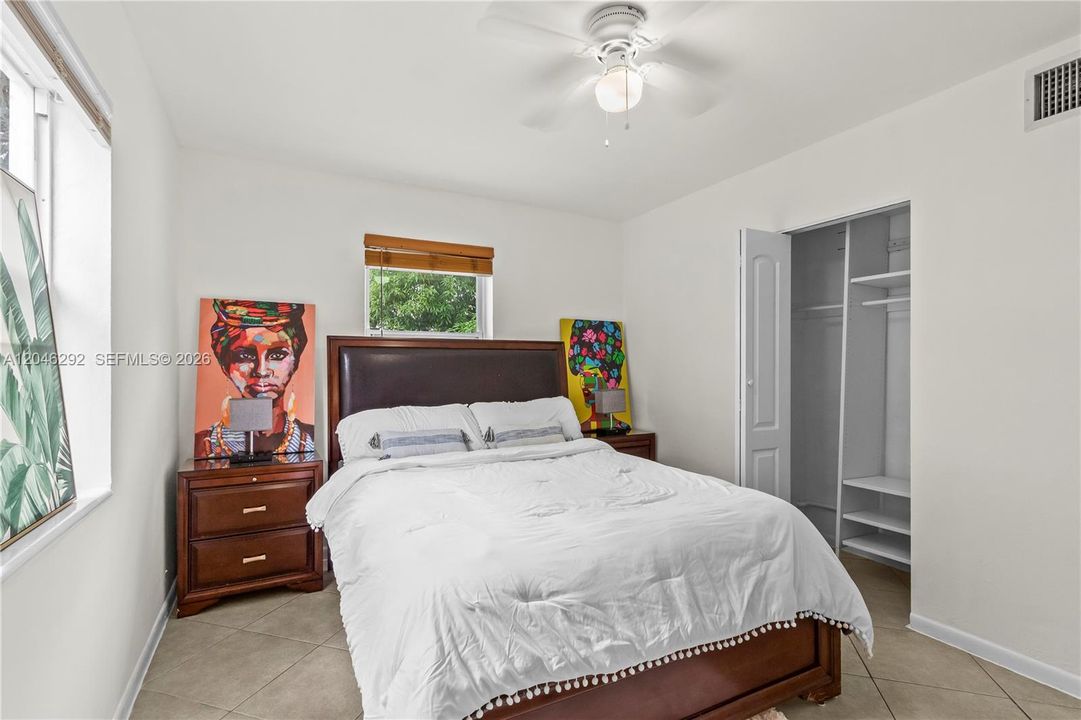 For Rent: $3,300 (3 beds, 3 baths, 1200 Square Feet)