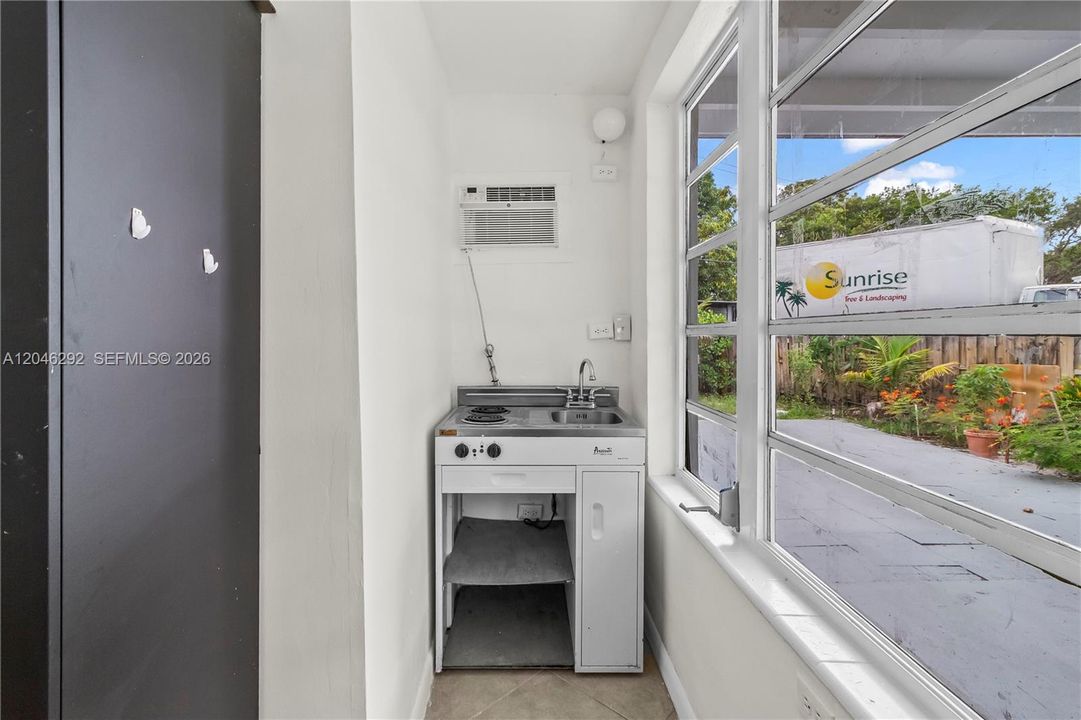 For Rent: $3,300 (3 beds, 3 baths, 1200 Square Feet)