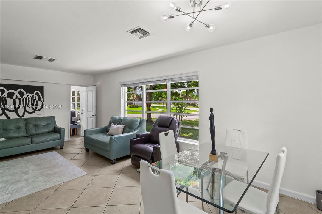 For Rent: $3,300 (3 beds, 3 baths, 1200 Square Feet)