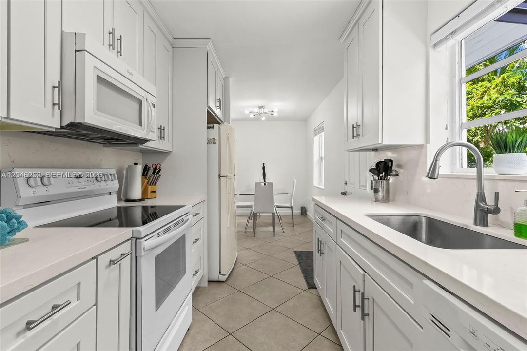 For Rent: $3,300 (3 beds, 3 baths, 1200 Square Feet)