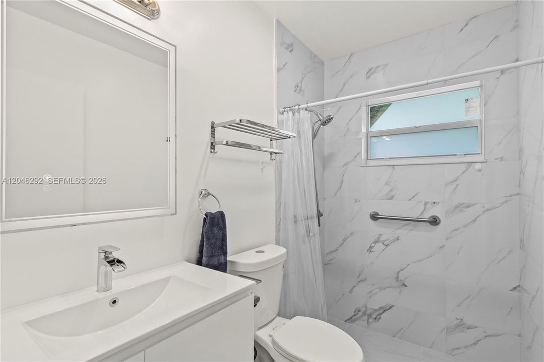 For Rent: $3,300 (3 beds, 3 baths, 1200 Square Feet)
