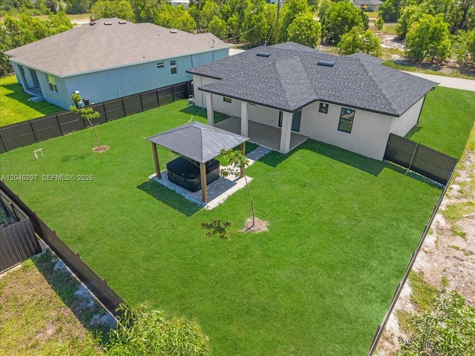 На продажу: $347,000 (3 спален, 2 ванн, 1387 Квадратных фут)