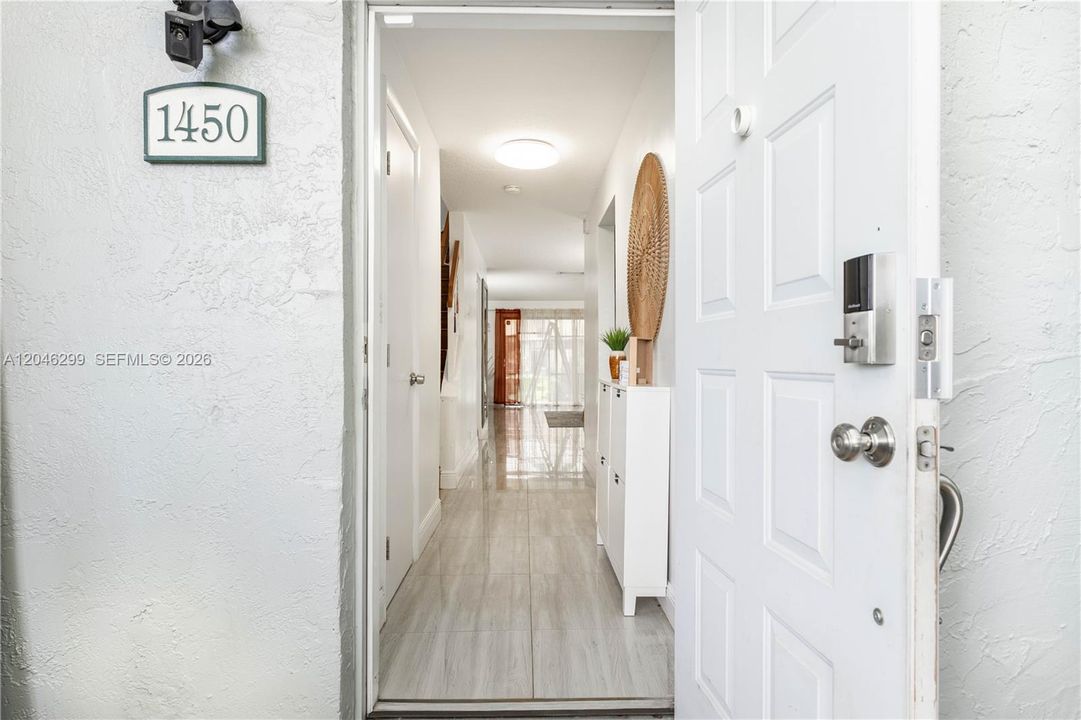 For Sale: $295,000 (2 beds, 2 baths, 1214 Square Feet)