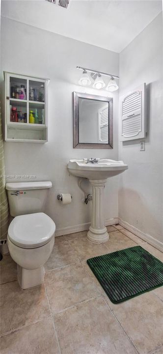 For Sale: $295,000 (2 beds, 2 baths, 1214 Square Feet)