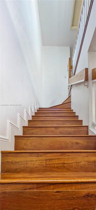 For Sale: $295,000 (2 beds, 2 baths, 1214 Square Feet)