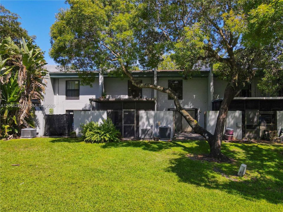 For Sale: $295,000 (2 beds, 2 baths, 1214 Square Feet)