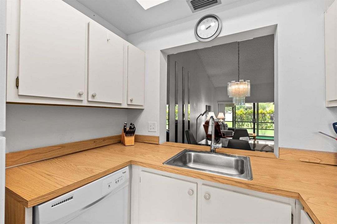 11-web-or-mls-A7409087