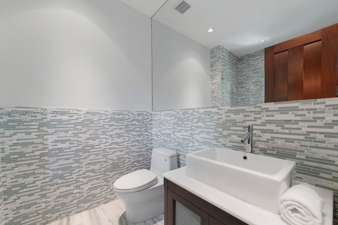 En Renta: $65,000 (6 camas, 6 baños, 9209 Pies cuadrados)