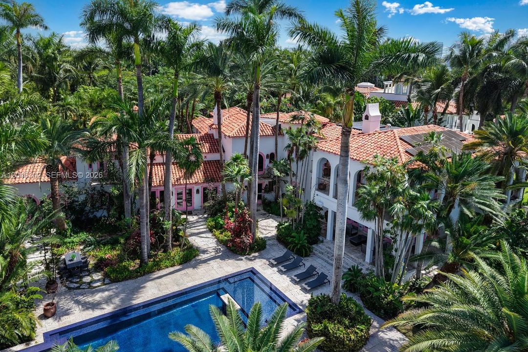 En Renta: $65,000 (6 camas, 6 baños, 9209 Pies cuadrados)