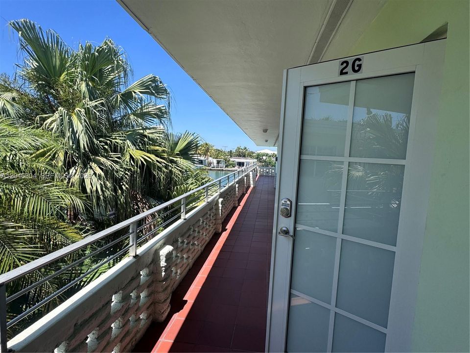 For Sale: $280,000 (1 beds, 1 baths, 620 Square Feet)