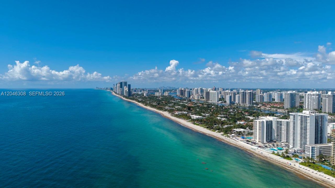 For Sale: $340,000 (1 beds, 1 baths, 798 Square Feet)