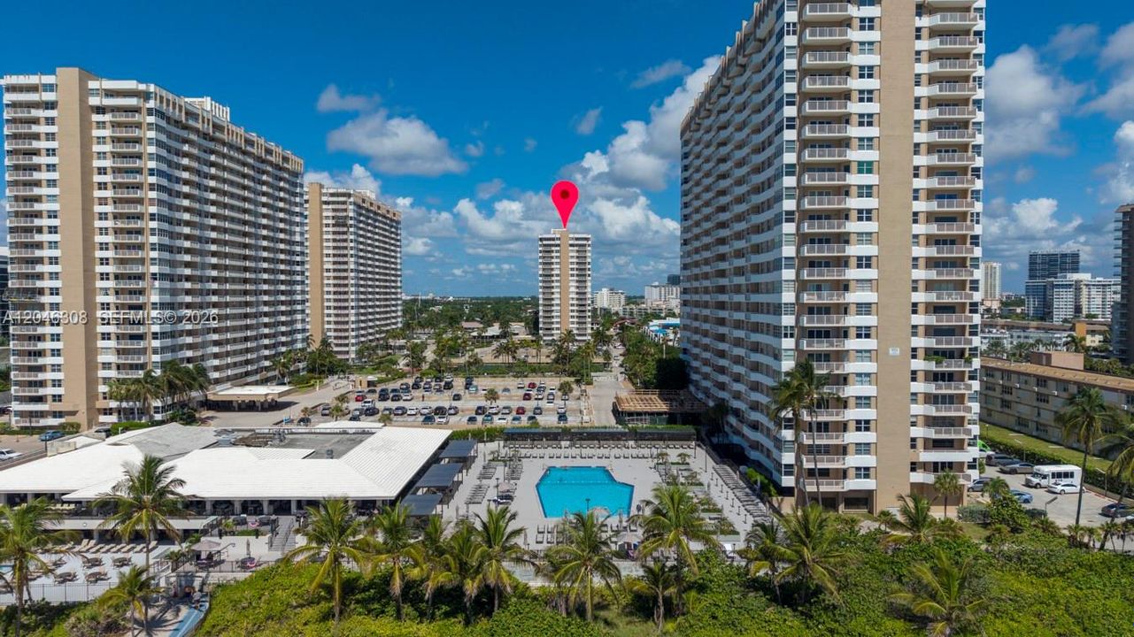 For Sale: $340,000 (1 beds, 1 baths, 798 Square Feet)