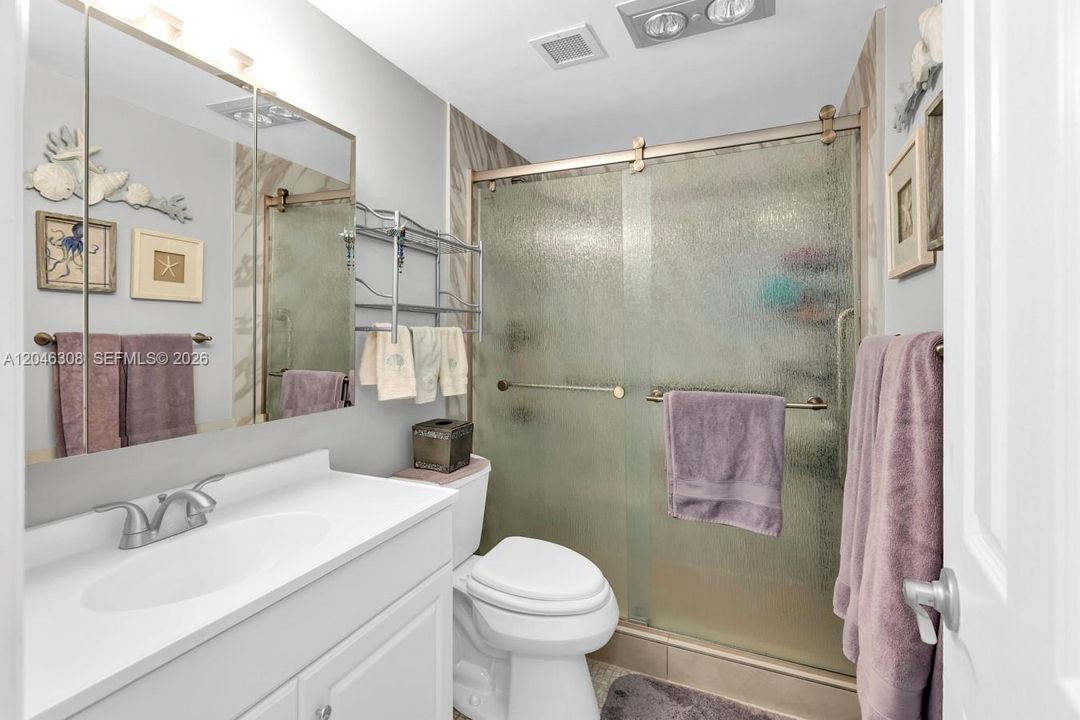 For Sale: $340,000 (1 beds, 1 baths, 798 Square Feet)