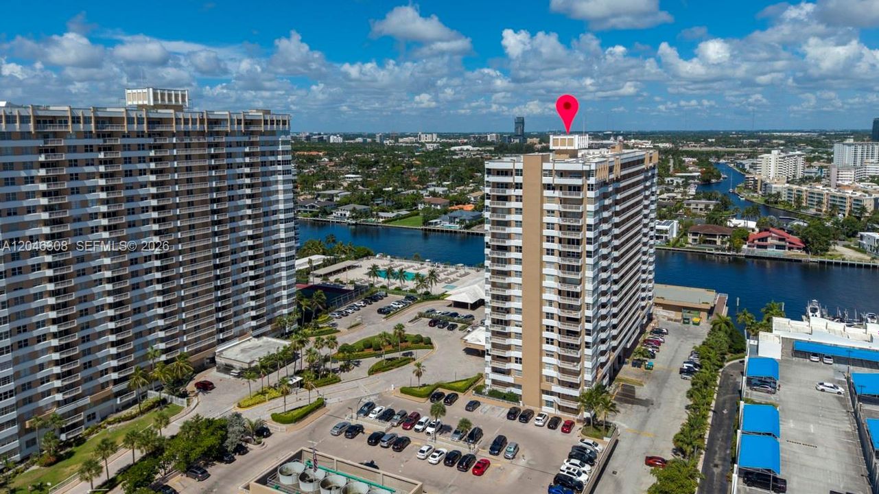 For Sale: $340,000 (1 beds, 1 baths, 798 Square Feet)