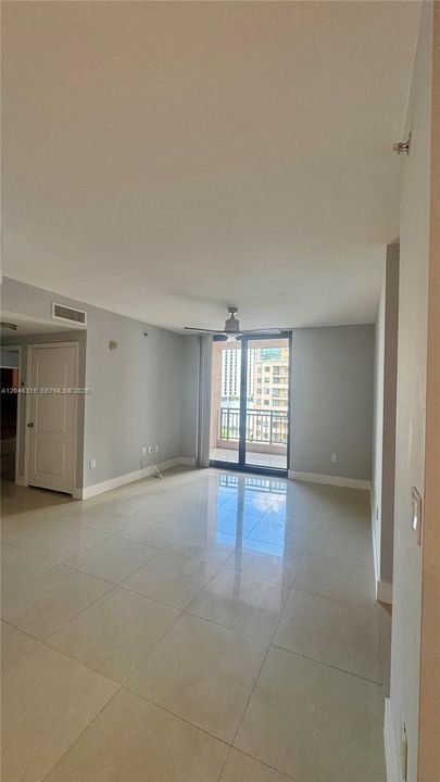 В аренду: $3,250 (2 спален, 2 ванн, 1228 Квадратных фут)