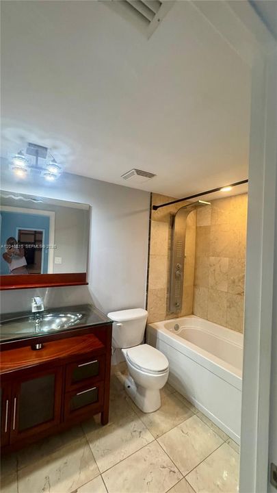 В аренду: $3,250 (2 спален, 2 ванн, 1228 Квадратных фут)
