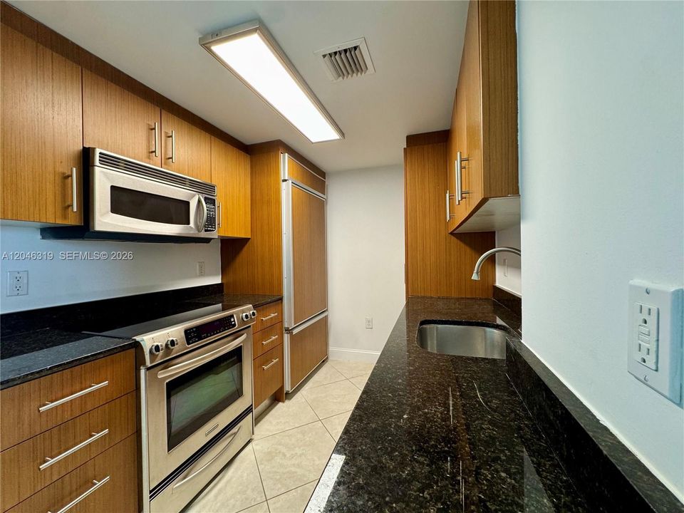 For Rent: $5,500 (2 beds, 2 baths, 1153 Square Feet)