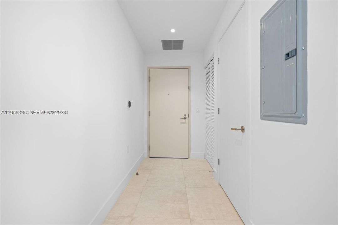 For Rent: $3,450 (1 beds, 1 baths, 571 Square Feet)