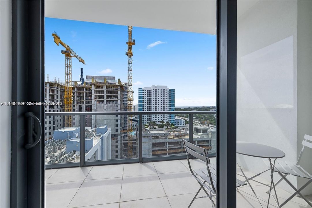 For Rent: $3,450 (1 beds, 1 baths, 571 Square Feet)