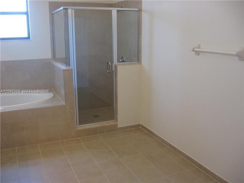 В аренду: $3,300 (3 спален, 2 ванн, 2104 Квадратных фут)