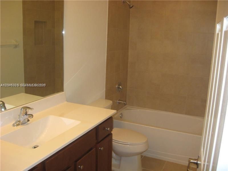 В аренду: $3,300 (3 спален, 2 ванн, 2104 Квадратных фут)