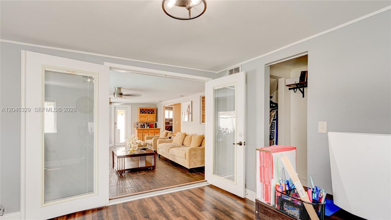 For Rent: $4,500 (3 beds, 2 baths, 1652 Square Feet)