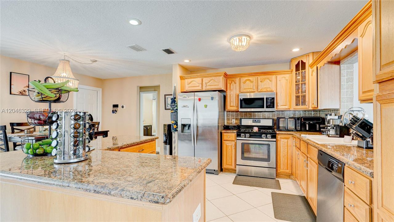 For Rent: $4,500 (3 beds, 2 baths, 1652 Square Feet)