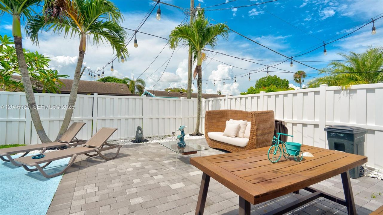 For Rent: $4,500 (3 beds, 2 baths, 1652 Square Feet)