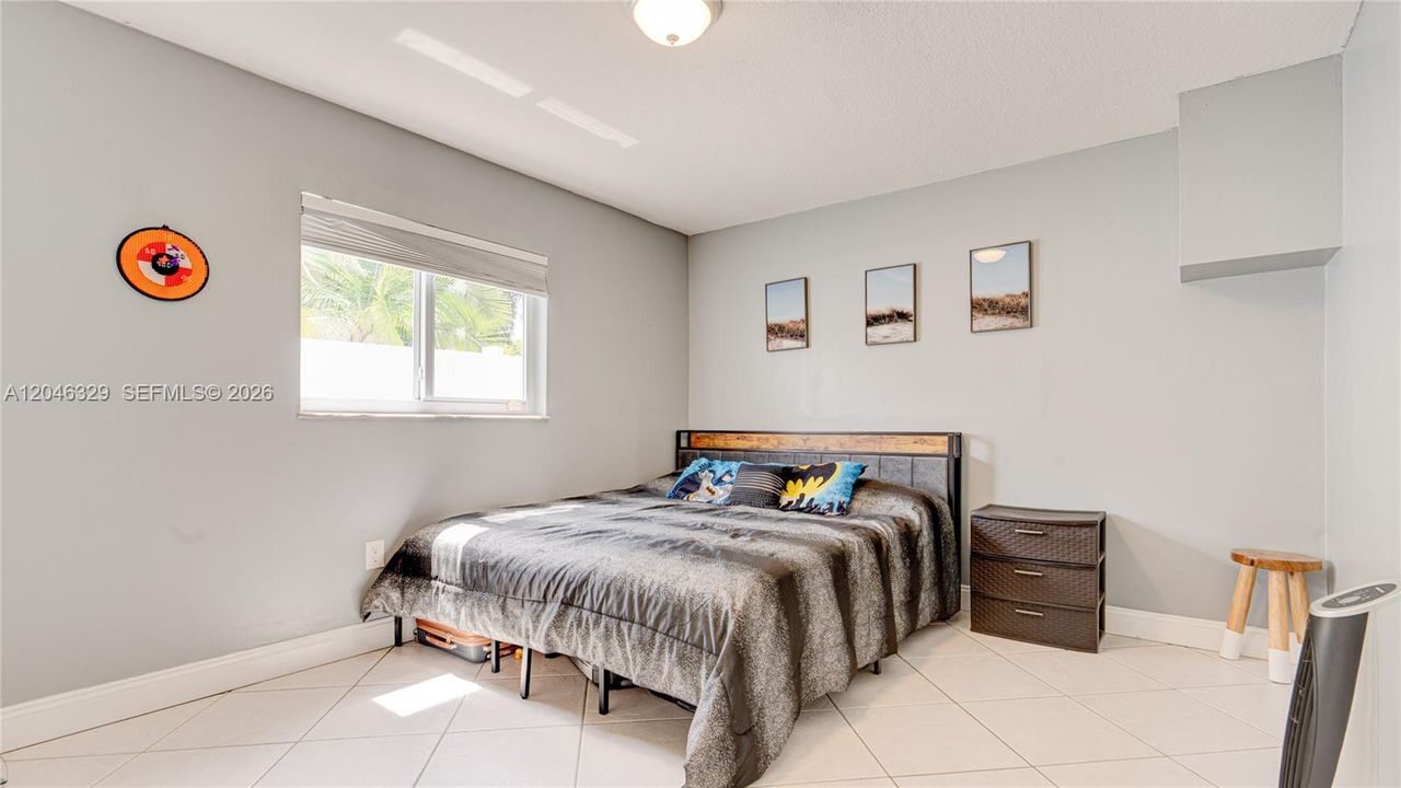 For Rent: $4,500 (3 beds, 2 baths, 1652 Square Feet)