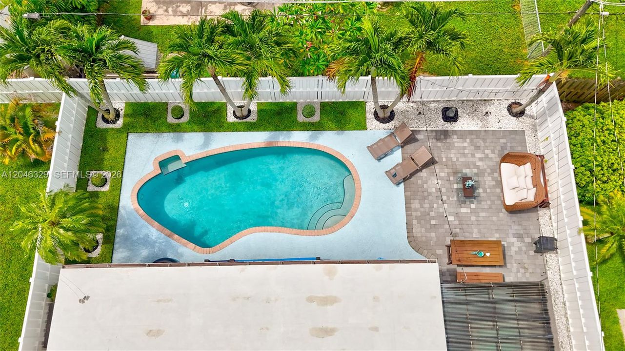 For Rent: $4,500 (3 beds, 2 baths, 1652 Square Feet)