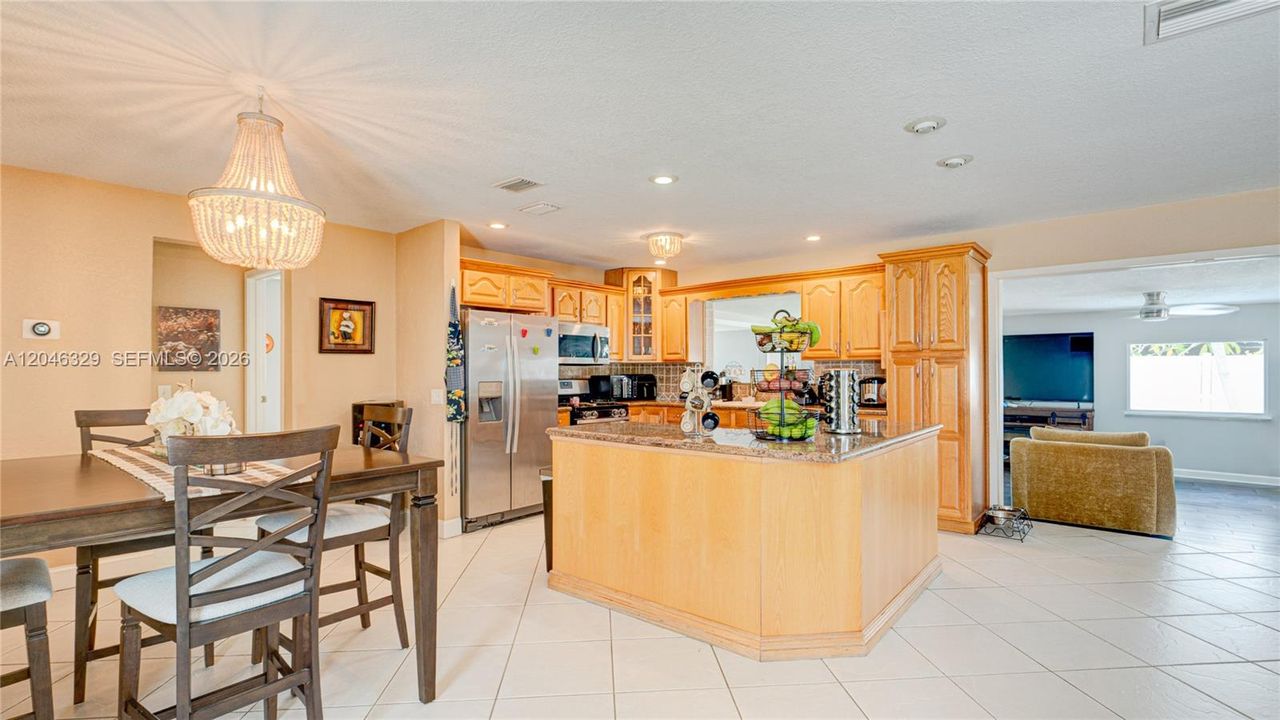 For Rent: $4,500 (3 beds, 2 baths, 1652 Square Feet)