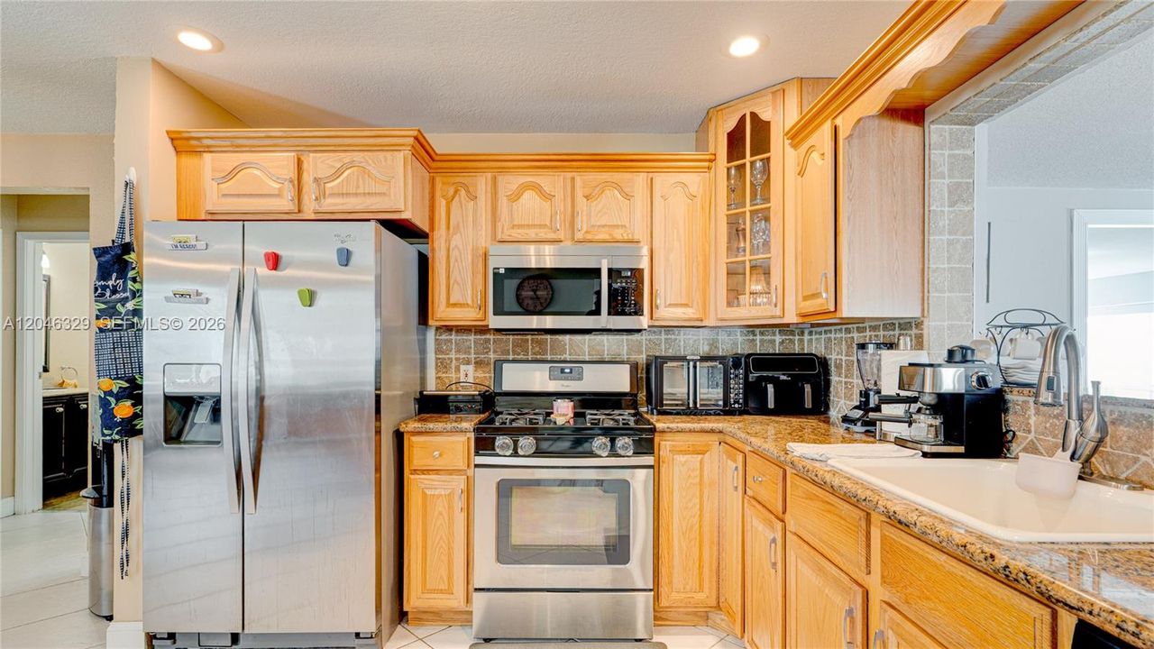 For Rent: $4,500 (3 beds, 2 baths, 1652 Square Feet)