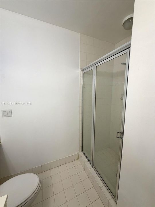 Под контрактом: $2,775 (2 спален, 2 ванн, 1310 Квадратных фут)