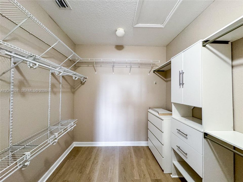 В аренду: $2,700 (3 спален, 2 ванн, 1628 Квадратных фут)