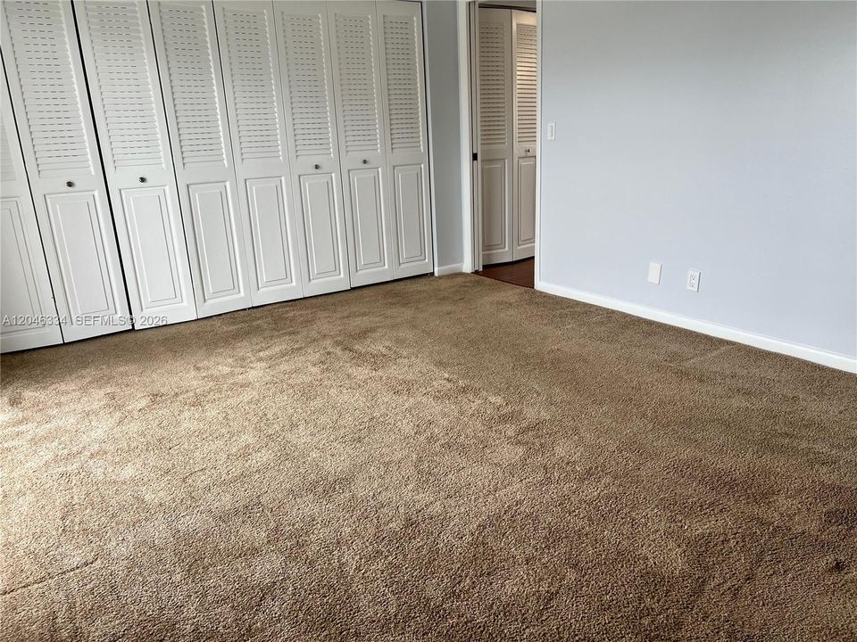 For Sale: $109,000 (1 beds, 1 baths, 720 Square Feet)