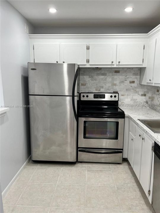 For Sale: $109,000 (1 beds, 1 baths, 720 Square Feet)