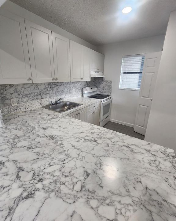For Rent: $1,900 (2 beds, 1 baths, 434568 Square Feet)