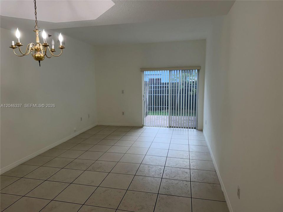 В аренду: $2,400 (2 спален, 2 ванн, 1150 Квадратных фут)