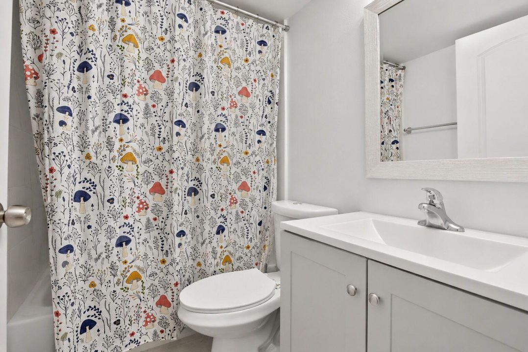 2nd Bathroom